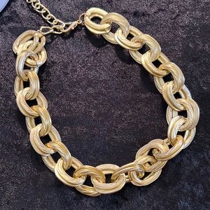 New Chic links Lightweight gold necklace